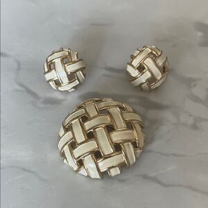 Vintage Signed Castlecliff Domed Basket Weave Brooch & Clip Earrings Set